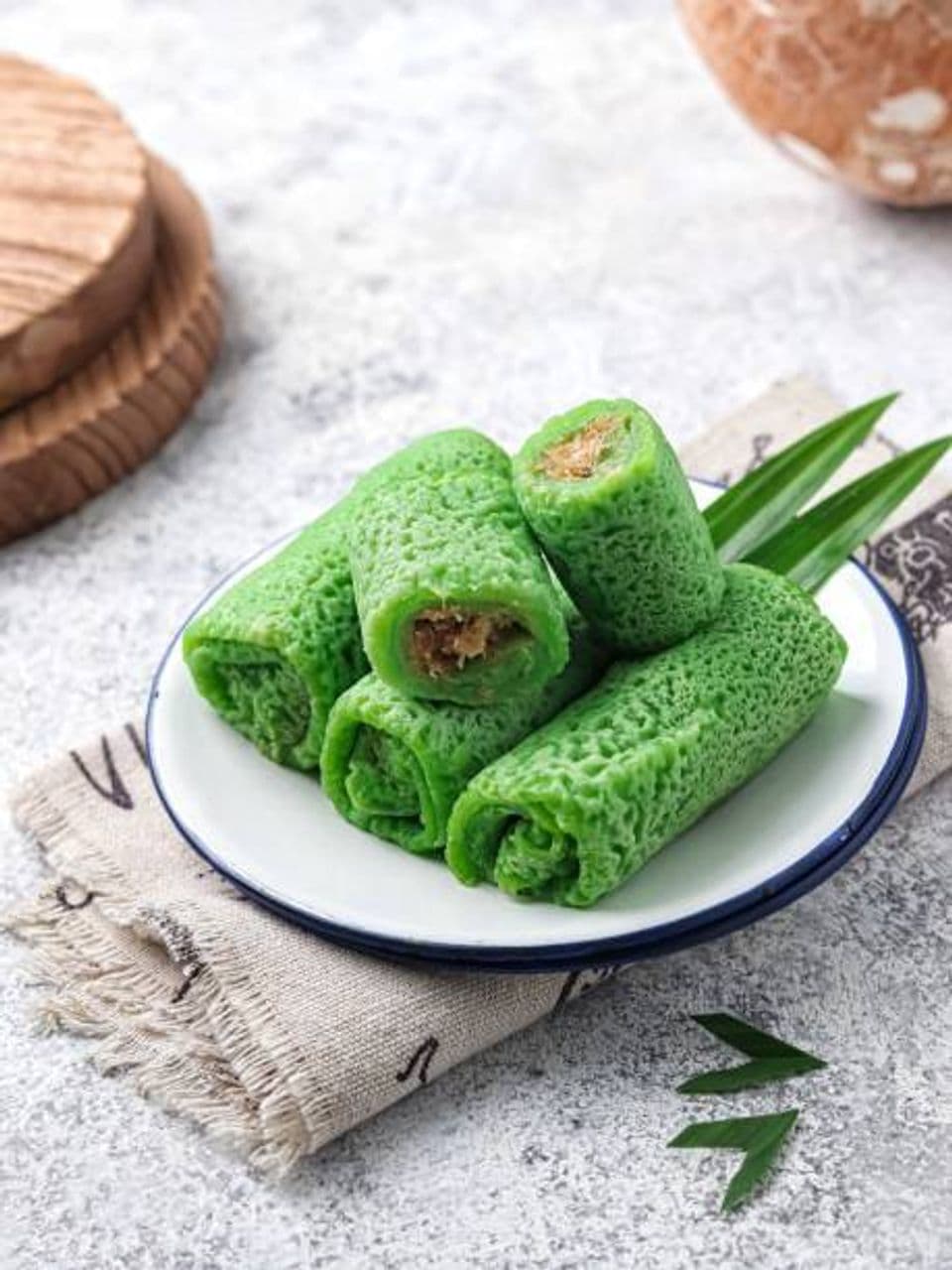 Cara Membuat Kue Dadar Gulung Anti Lengket dan Enak, Begini Tipsnya!