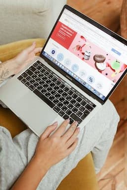 Berjualan Online, Bermacam Jenis Platform E-Commerce Untuk Pelaku Usaha Yang Harus Diketahui