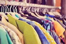 Ikuti 9 Tips Ini, Agar Usaha Baju Bekas Import Anda Menguntungkan