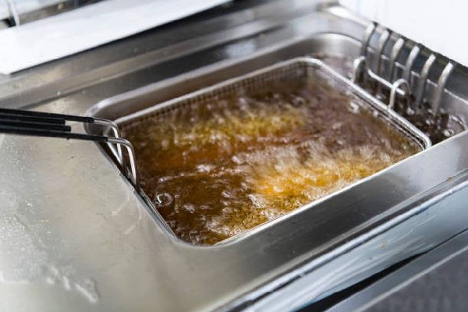 Ini Penyebab Minyak Goreng Anda Berbusa Ketika Menggoreng