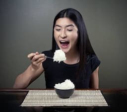 5 Tips Ketika Memasak Nasi di Rice Cooker agar Pulen dan Tidak Basi