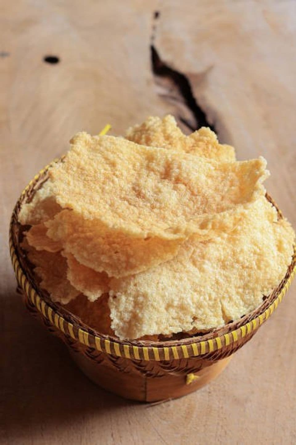 Kerupuk Gendar Berbahan Baku Tepung Tapioka dan Terigu, Begini Cara Buatnya