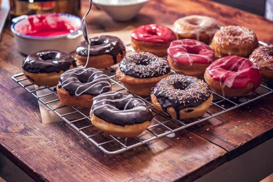 Resep Mudah Donat Glaze yang Enak dan Empuk, Anti Gagal!