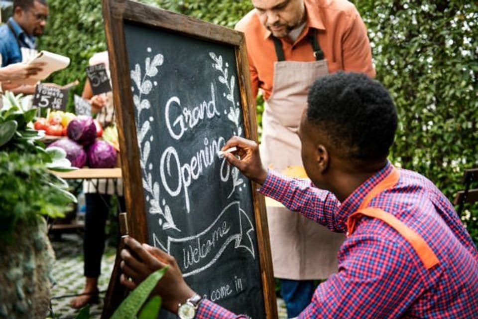 Pengertian Grand Opening, Contoh dan Strateginya