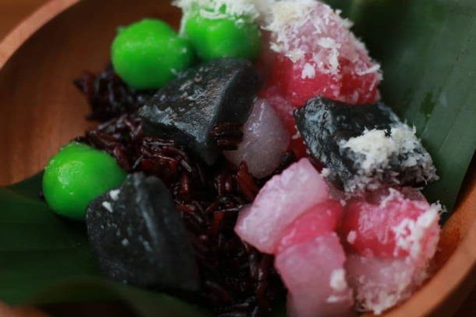 Ternyata Begini Cara Membuat Cenil, Jajanan Nostalgia Masa Kecil