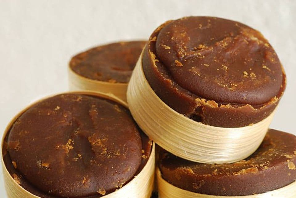 Perbedaan Gula Merah dan Gula Aren yang Kalian Harus Tahu