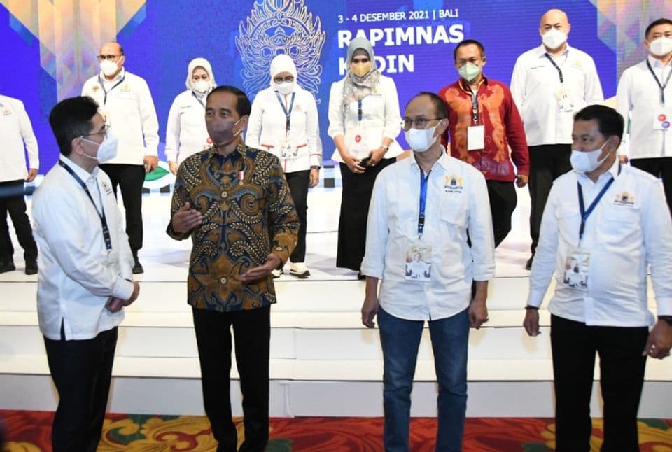 Joko Widodo Dampingi UMKM dan Dorong Perusahaan Besar Bina Lingkungan